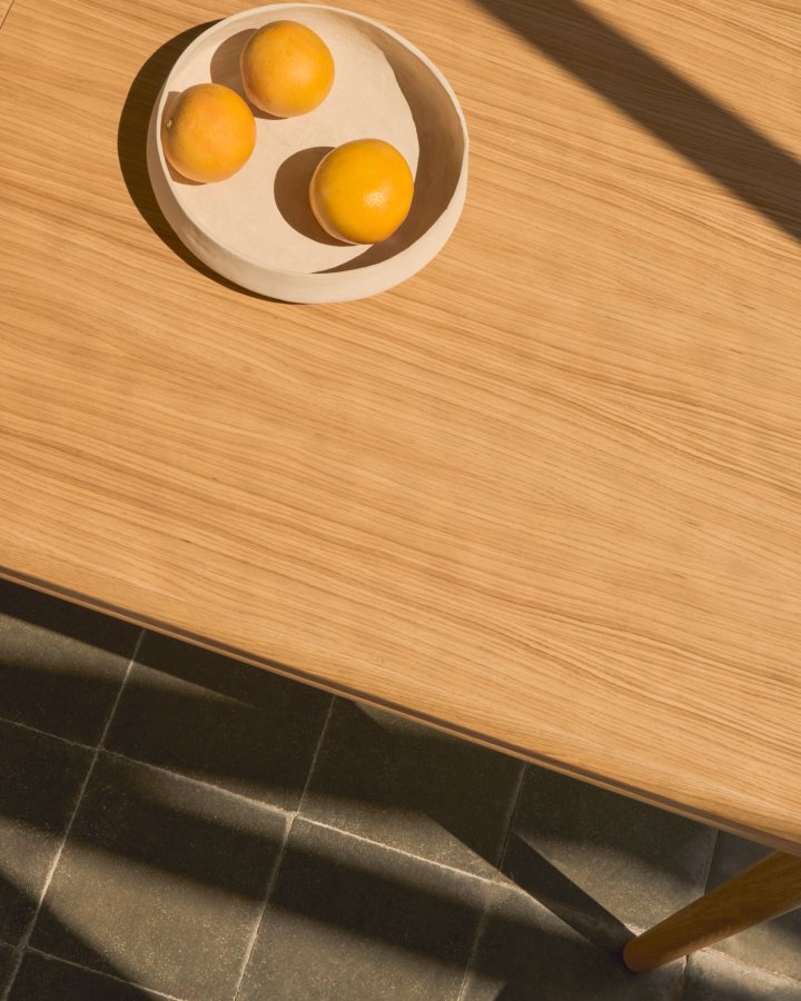 KAVE HOME Lenon udtrksbord i naturligt FSC Mix Credit massivt egetr og finer 160(200)x90