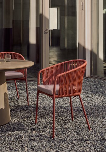 KAVE HOME Yanet havestol, m. armln og stofhynde - terracotta reb og stl