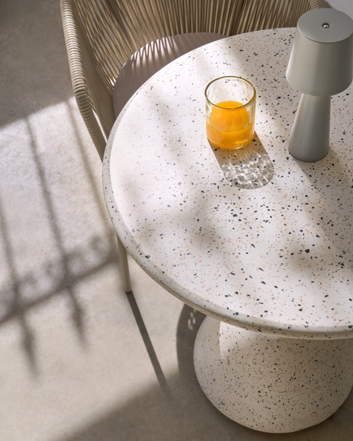 KAVE HOME Saura Bord i hvid terrazzo med hvid terrazzo plade, 75 x Ã˜70