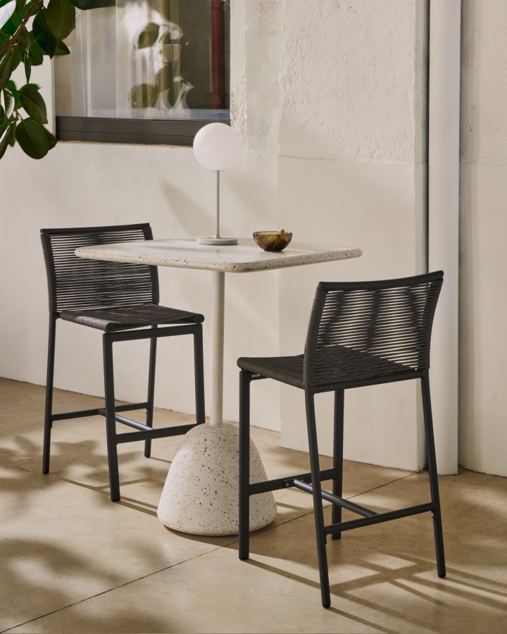 KAVE HOME Saura hjbarbord i hvid terrazzo med hvid terrazzoplade, 95 x 70 x 70 cm