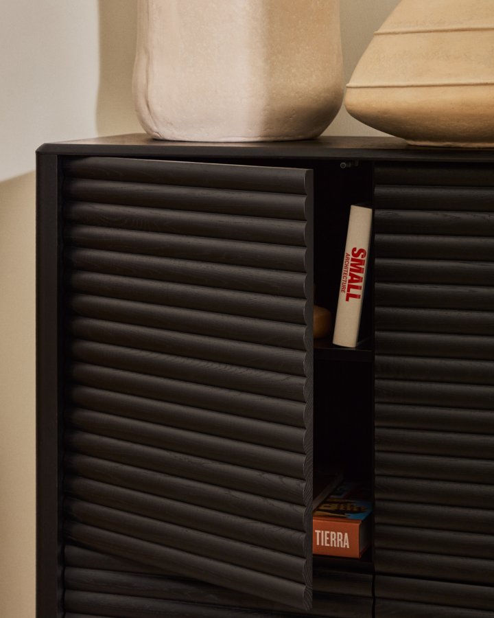 KAVE HOME Lenon hj sknk, 4 dre massivt tr og sort egefiner 104,5x144 cm FSC Mix Credit