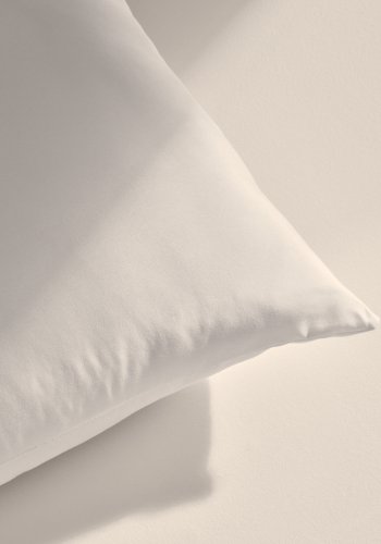 KAVE HOME Nyla mikrofiberpude 70 x 40 cm