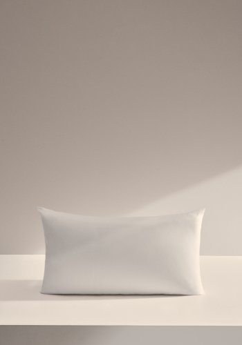 KAVE HOME Nyla mikrofiberpude 70 x 40 cm