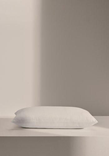 KAVE HOME Nyla mikrofiberpude 70 x 40 cm