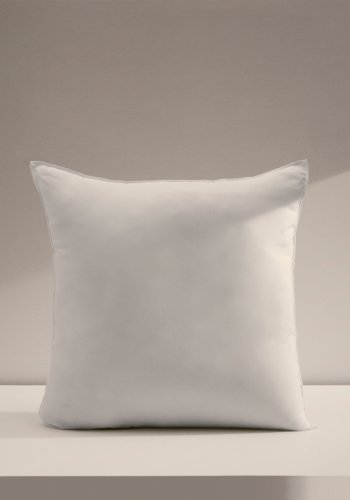KAVE HOME Fluff fyldpude - hvid stof i genbrugsfibre og polyesterfiber (60x60)