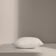 KAVE HOME Fluff fyldpude - hvid stof i genbrugsfibre og polyesterfiber (45x45)