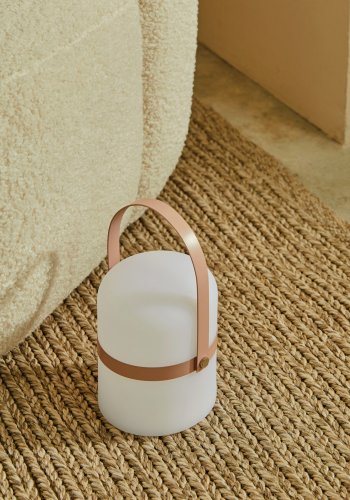 KAVE HOME Ridley mini LED bordlampe i pink polyethylen