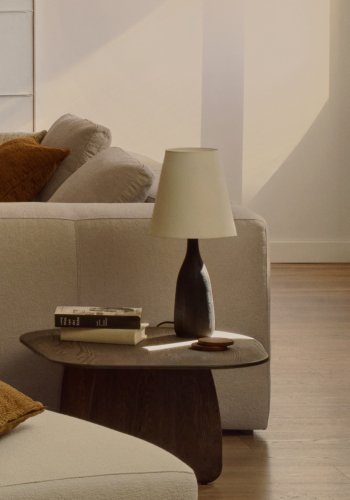 KAVE HOME Luvia bordlampe med trfod i sortmalet finish