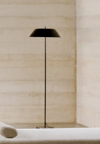 KAVE HOME Sayra gulvlampe lavet af sort marmor og metal i sortmalet finish