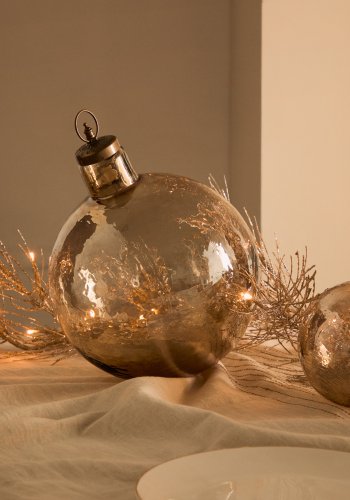 KAVE HOME Piril julekugle af brunt genbrugsglas, 25 cm