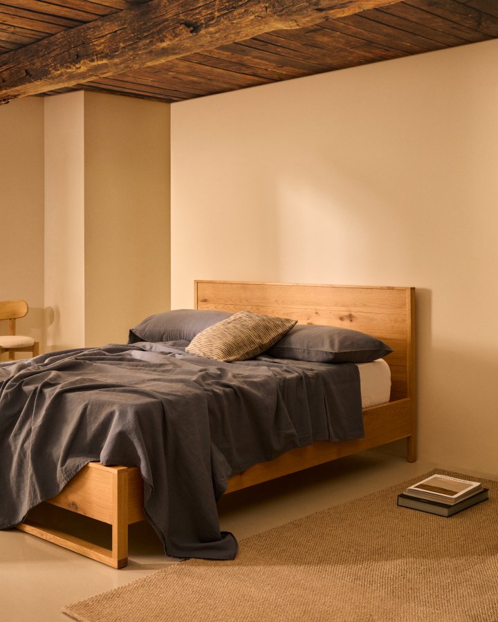 KAVE HOME Alguema sengeramme, m. sengegavl og lamelbund - natur egefiner (160x200)