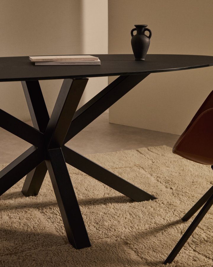 KAVE HOME Argo spisebord, oval - matteret sort glas og sort stl (200x100)