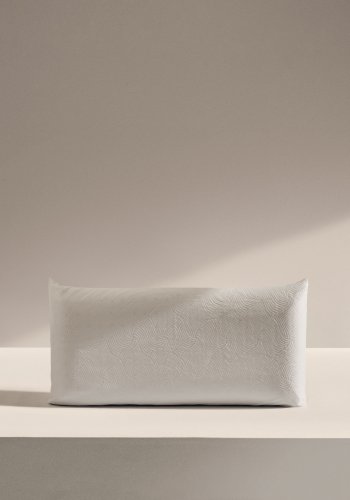 KAVE HOME Sasa viskoelastisk pude 33 x 70 cm