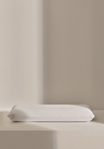 KAVE HOME Sasa viskoelastisk pude 33 x 80 cm