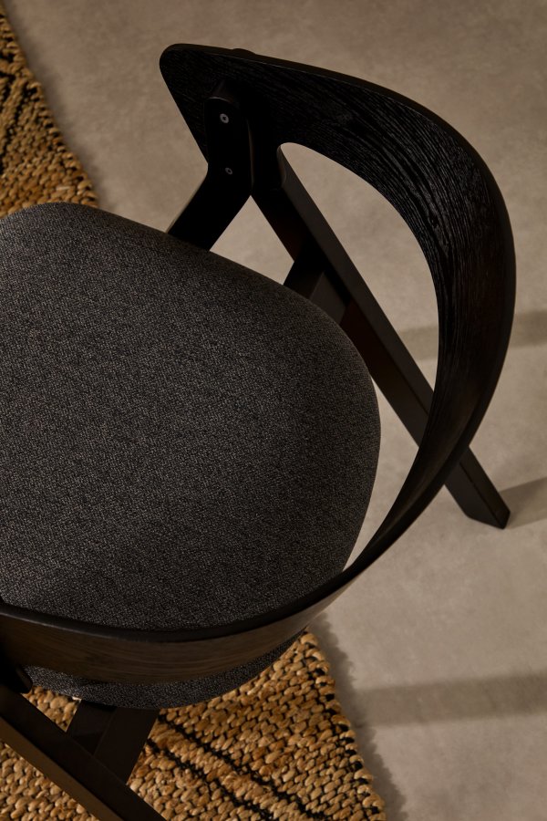 KAVE HOME Godia spisebordsstol, m. armln - gr chenille stof og sort askefinér
