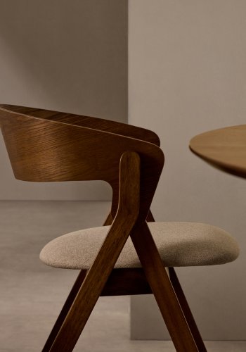KAVE HOME Godia spisebordsstol, m. armln - beige chenille stof og askefinér med wenge finish