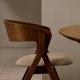 KAVE HOME Godia spisebordsstol, m. armln - beige chenille stof og askefinér med wenge finish