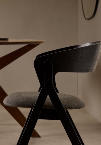 KAVE HOME Godia spisebordsstol, m. armln - gr chenille stof og sort askefinér