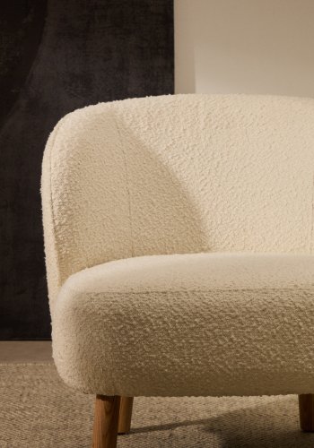KAVE HOME Ulit lnestol - hvid bouclé stof og natur bgetr