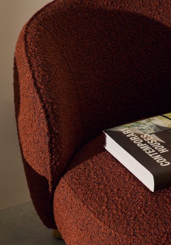 KAVE HOME Ulit lnestol - terracotta bouclé stof og natur bgetr