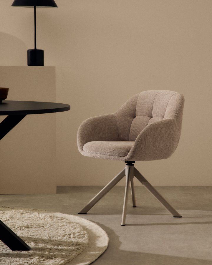 KAVE HOME Dorina drejestol i beige chenille og stlben i beige finish