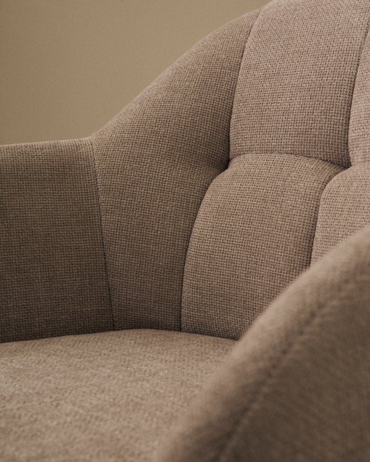 KAVE HOME Dorina drejestol i beige chenille og stlben i beige finish