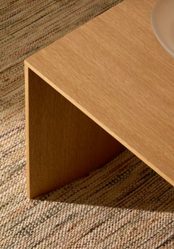 KAVE HOME Litto egefiner sidebord med naturlig farve finish, 55 x 40 cm