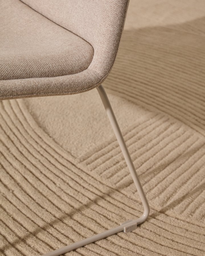 KAVE HOME Zahara beige lnestol og stl i beige finish, 100% FSC