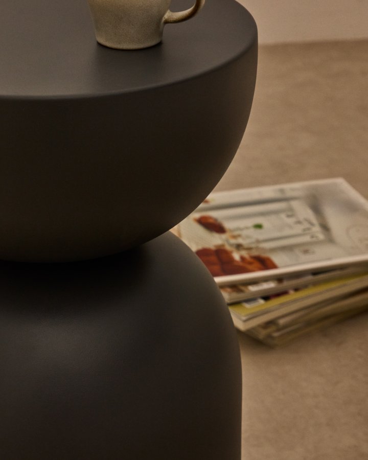 KAVE HOME Sidebord Rachell lavet af metal med grmalet finish 30,5 cm