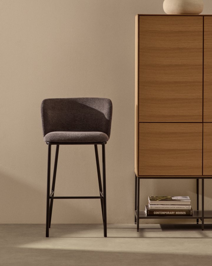 KAVE HOME Ciselia barstol, m. rygln og fodsttte - mrkegr chenille stof og sort stl