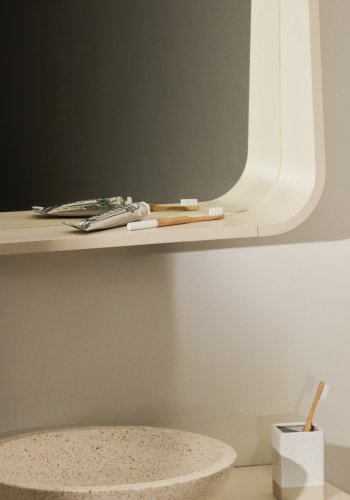 KAVE HOME Salaya spejl i lakeret beige ask lamineret krydsfiner 90 x 60 cm