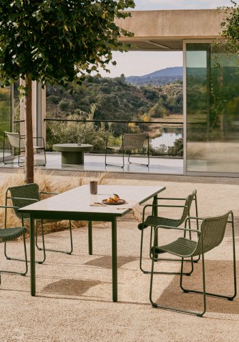 KAVE HOME Maurina udendrsbord i grn galvaniseret stl med ecru-farvede fliser 182 x 91cm