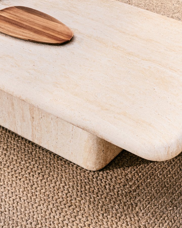 KAVE HOME Drasi sofabord i cement med travertin-effekt finish 140 x 70 cm