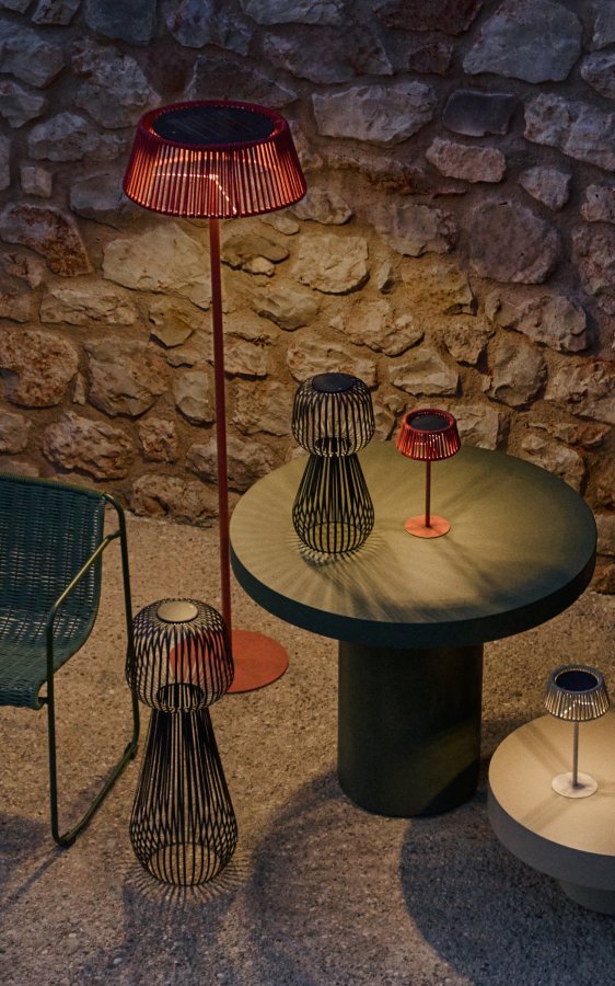 KAVE HOME Aldet udendrs solcelle gulvlampe, brbar - terracotta tovsnor og aluminium (46)