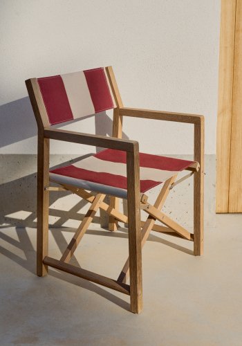 KAVE HOME Vilara bordeaux og beigestribet udendrs klapstol lavet af FSC 100% massivt akacietr