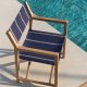 KAVE HOME Vilara bl og beige stribet udendrs klapstol lavet af FSC 100% massivt akacietr