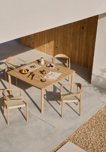 KAVE HOME Sori bord i FSC 100% massivt akacietr 135 x 135cm