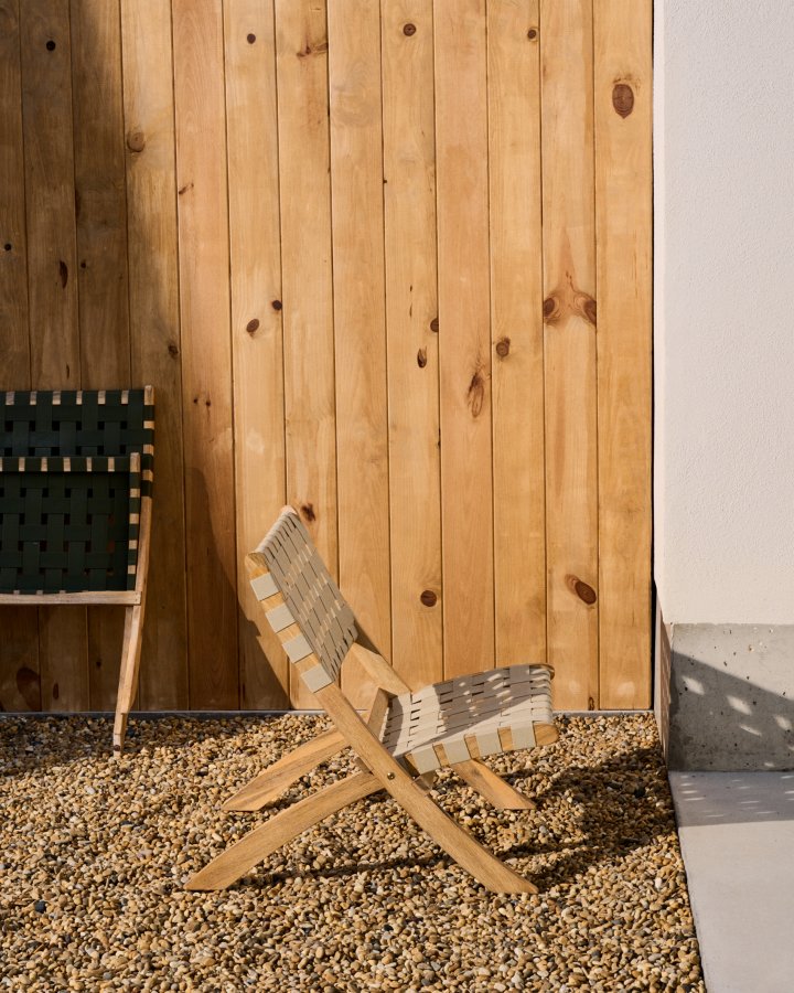 KAVE HOME Chabeli udendrs klapstol - creme stof snor og akacietr