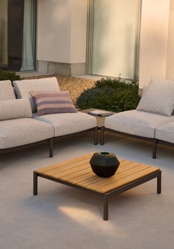  KAVE HOME Sorells sofabord i grnt aluminium og teaktr 89 x 91 cm FSC 100%