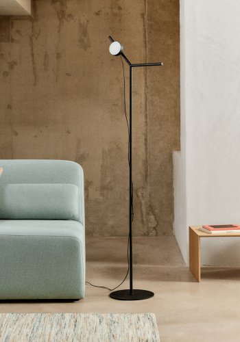 KAVE HOME Orey sort metal gulvlampe med multi-position spotlight