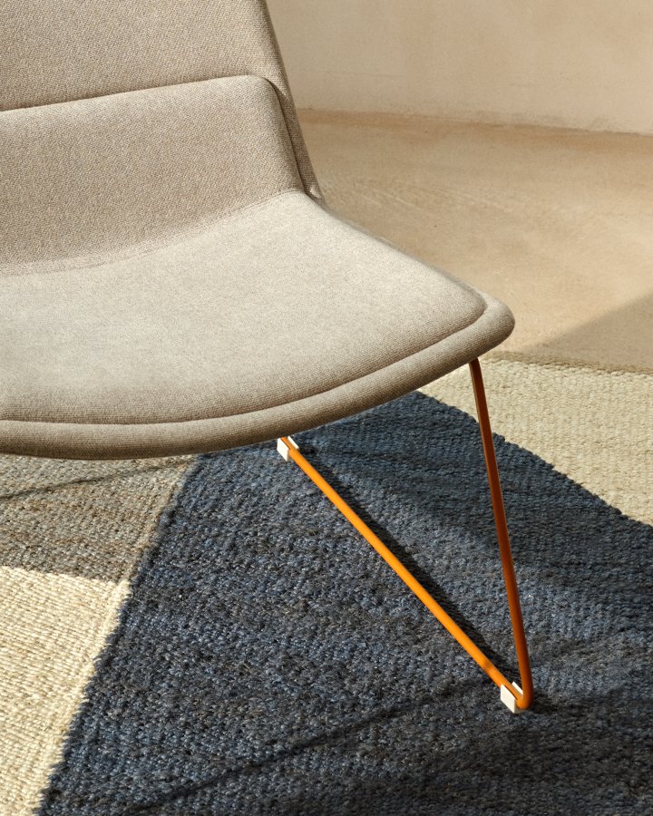 KAVE HOME Zahara beige lnestol med stlben og FSC 100% terracotta finish