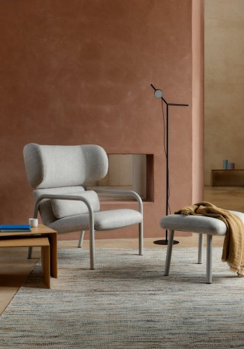 KAVE HOME Inari lnestol i beige og stl med beige malet finish FSC Mix Credit