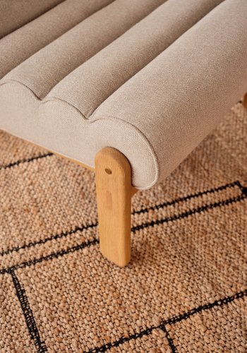 KAVE HOME Magira beige lnestol i massivt egetr med naturlig finish