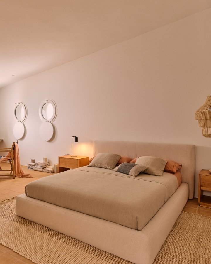 KAVE HOME Blok sengeramme, m. sengegavl, aftageligt betrk, u. madras, u. bund - ecru stof (160x200)