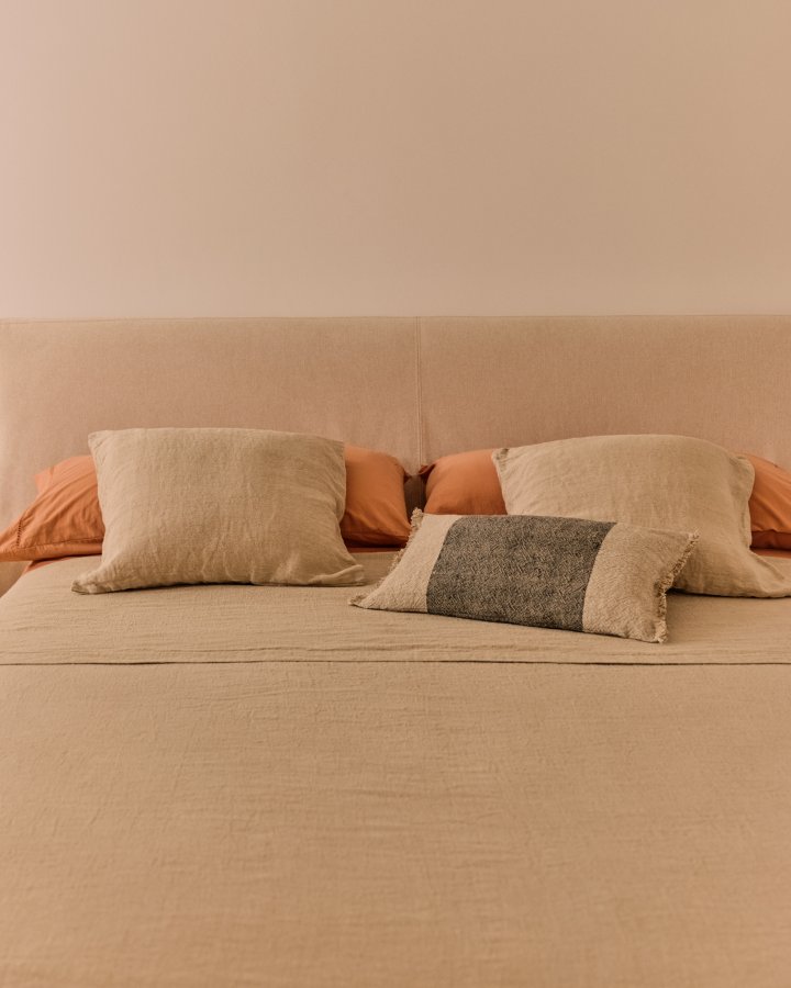 KAVE HOME Blok sengeramme, m. sengegavl, aftageligt betrk, u. madras, u. bund - ecru stof (160x200)