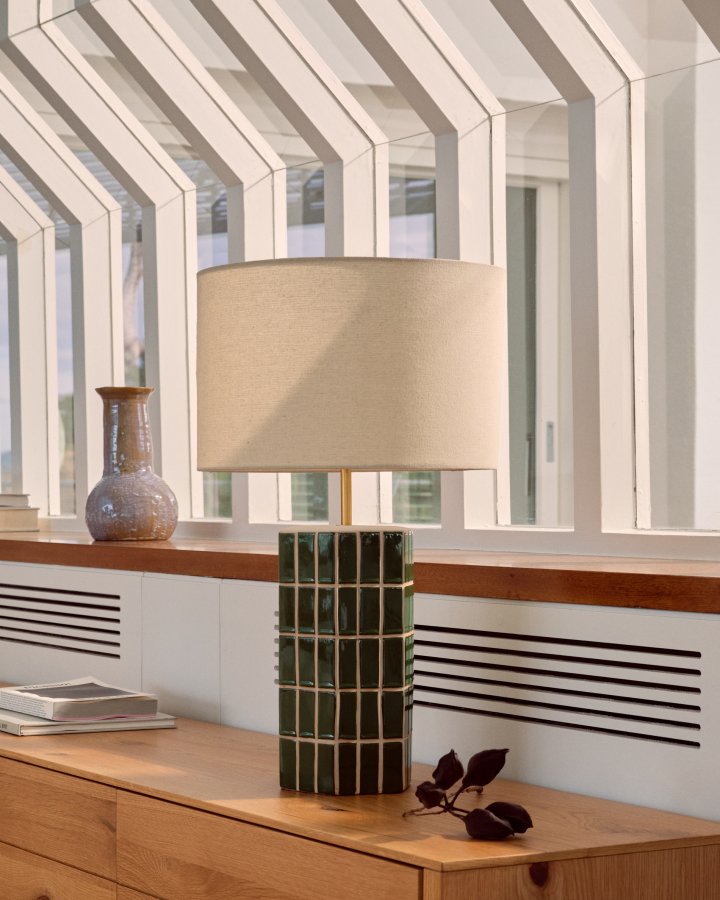 KAVE HOME Rue grn keramisk bordlampe