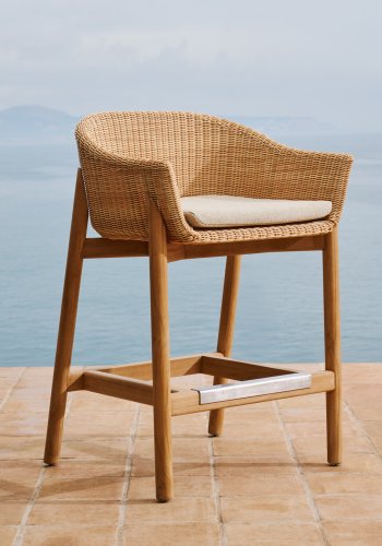 KAVE HOME Galea skammel i FSC 100% massivt teaktr og syntetisk rattan 65cm