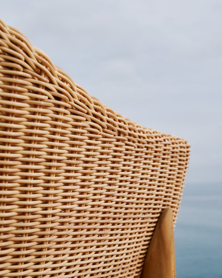 KAVE HOME Galea skammel i FSC 100% massivt teaktr og syntetisk rattan 65cm