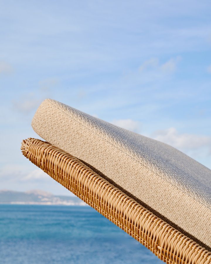 KAVE HOME Galea liggestol i FSC 100% massivt teaktr og syntetisk rattan