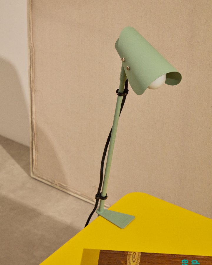 KAVE HOME Jula skrivebordslampe med klemme i grnt metal